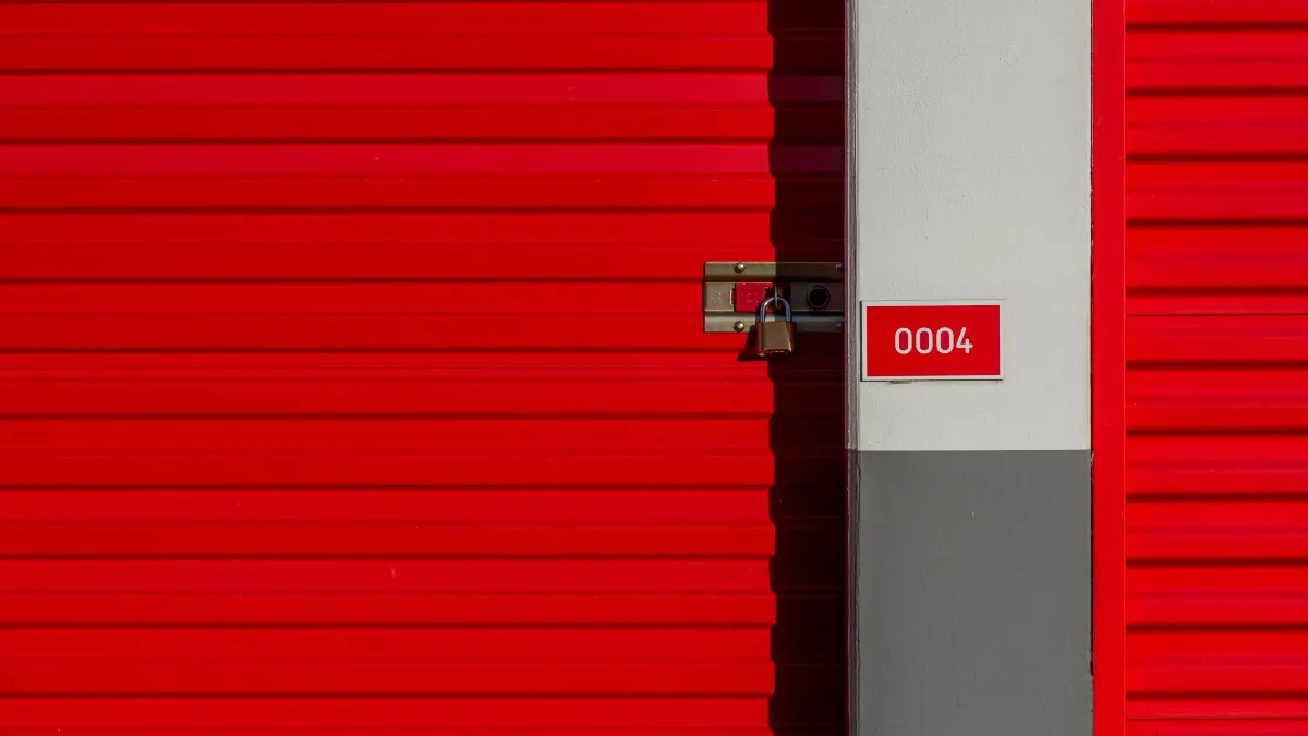 Voco dashboard showing Stora connected, with storage bookings marked Paid and Awaiting payment